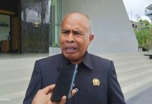 Ketua DPR Kabupaten Kaimana Harap Nakes dan Guru Ururu Bisa Secepatnya Kembali Ketua DPR Kabupaten Kaimana Harap Nakes dan Guru Ururu Bisa Secepatnya Kembali