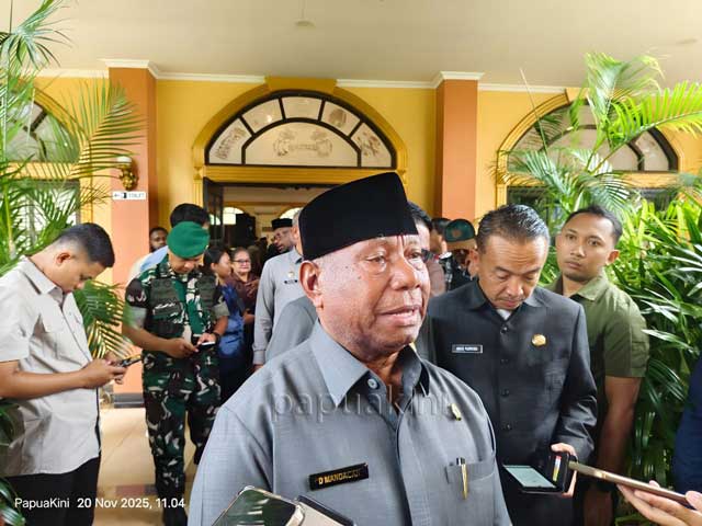 Gubernur-Papua-Barat-20-November-2025 Pengapalan LNG Tangguh Papua Barat Tertunda