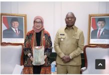 Ditemui Gubernur Papua Barat Menpan RB Janji Perhatikan Berbagai Usulan Ditemui Gubernur Papua Barat Menpan RB Janji Perhatikan Berbagai Usulan