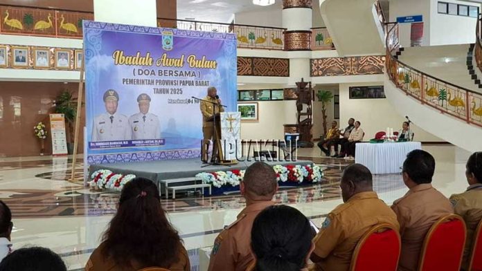 Gubernur-Papua-Barat-ibadah-bersama-bulanan Pemprov Papua Barat Bakal Serahkan Usulan Program Strategis ke Wapres