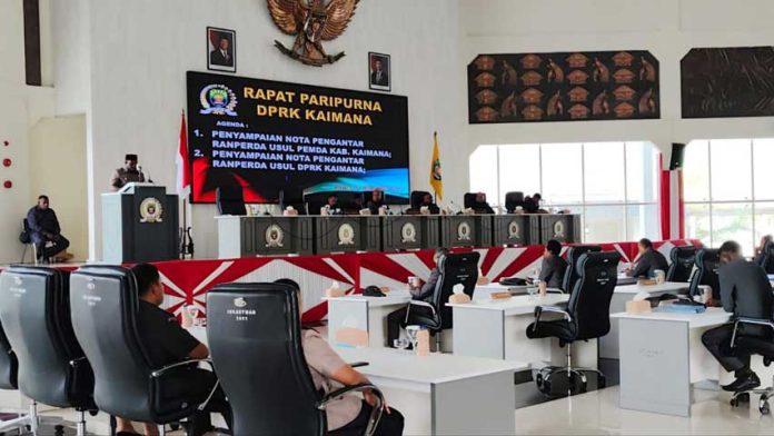 Rapat-paripurna-DPR-Kabupaten-Kaimana-bahas-ranperda DPR Kabupaten Kaimana Bahas 4 Ranperda