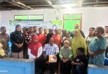 Usaha Tenun Kaimana Minta Bantu Rumah Produksi ke Rita Teurupun Usaha Tenun Kaimana Minta Bantu Rumah Produksi ke Rita Teurupun