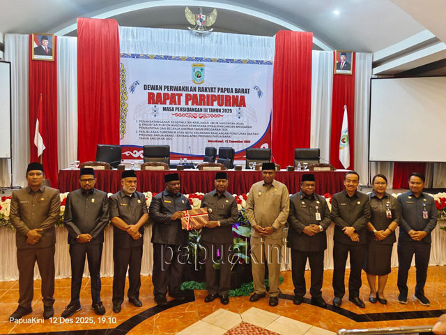 Gubernur-Papua-Barat-DPR-RAPBD-2026 Gubernur Papua Barat Masukkan RAPBD 2026 ke DPR