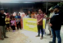 Philip Heinrich Serahkan Bantuan Petani dan Serap Asmara di Kaimana Philip Heinrich Serahkan Bantuan Petani dan Serap Asmara di Kaimana