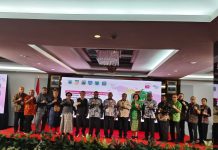 Gubernur Papua Barat Tegaskan Satu Papua Dalam Pertemuan Gubernur se Tanah Papua, Gubernur Papua Barat Tegaskan Satu Papua Dalam Pertemuan Gubernur se Tanah Papua,