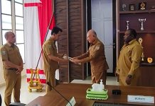 Bupati Kaimana Serahkan DPA 2026 ke OPD Bupati Kaimana Serahkan DPA 2026 ke OPD