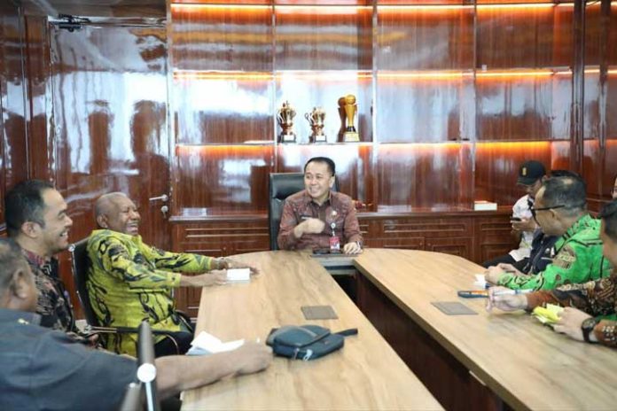 Gubernur Papua Barat Temui Dirjen Bina Keuda Kemendagri
