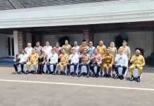 Gubernur Papua Barat Tegaskan Komitmen Jaga Stabilitas Polkam Gubernur Papua Barat Tegaskan Komitmen Jaga Stabilitas Polkam