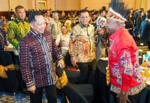 Gubernur Papua Barat Terima Penghargaan National Governance Awards 2026 Gubernur Papua Barat Terima Penghargaan National Governance Awards 2026