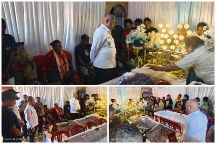 Gubernur Papua Barat Layat Almarhum Yurthinus Mandacan