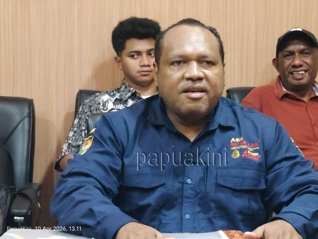 Kepala-Dinas-ESDM-Papua-Barat-Sammy-Saiba Kadis ESDM Papua Barat Gerak Cepat Koordinasi Dirjen Minerba