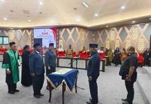 Gubernur Papua Barat Lantik Kadisbudpar dan Kadis Dukcapil Gubernur Papua Barat Lantik Kadisbudpar dan Kadis Dukcapil