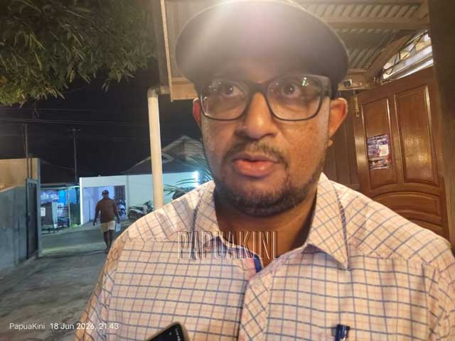 Kepala-Badan-Kesatuan-Bangsa-dan-Politik-Kesbangpol-Papua-Barat-Rheinhard-C-Maniagasi-SSTP-MSi Kesbangpol Papua Barat Ajak Semua Jaga Suasana Kondusif di Pesparawi Nasional XIV