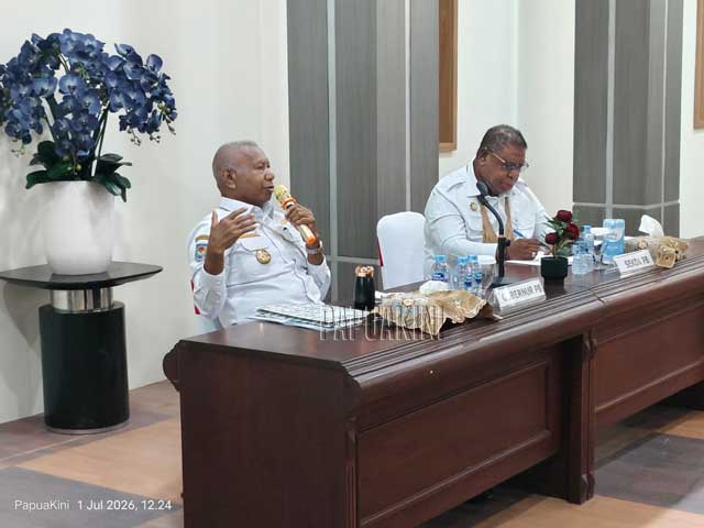Gubernur-Papua-Barat-Sekda-Papua-Barat-rapat-evaluasi-OPD Senin Pekan Depan Penyerahan SK NIP 1299 Honorer Papua Barat