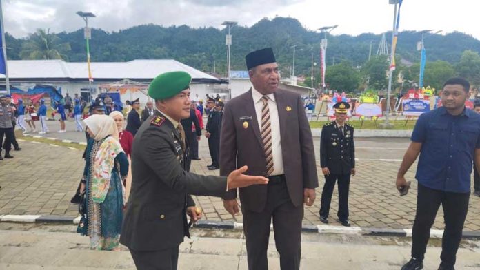 Wagub-Papua-Barat-Danyonif-Kaimana-HUT-Bhayangkara Hoax Kalau Ada yang Bilang Jalan Rusak Yamor Tidak akan Dikerjakan