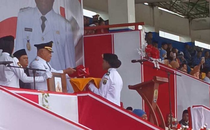 Bupati-Kaimana-HUT-81-RI Berjalan Mulus, Bupati Kaimana Jadi Inspektur Upacara di HUT ke 81 RI