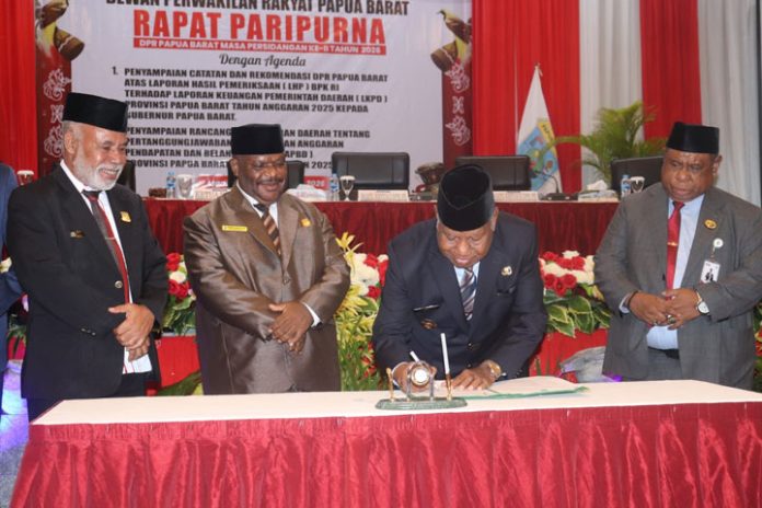 DPR-Papua-Barat-Gubernur-rekom-temuan-BPK-RI Pemprov Papua Barat Segera Tindaklanjuti Catatan dan Rekomendasi DPR Papua Barat