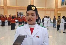 Pembawa Baki Paskibraka Papua Barat, Enjelina Mandacan Ingin Jadi Kowad Pembawa Baki Paskibraka Papua Barat, Enjelina Mandacan Ingin Jadi Kowad