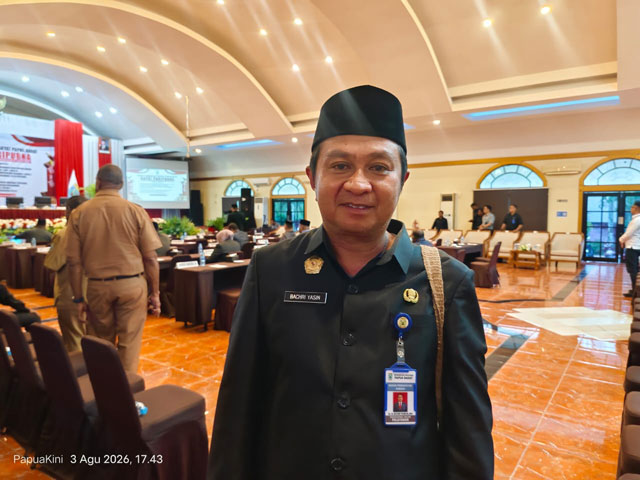 Kepala-Bapenda-Papua-Barat-Bachri-Yasin-2 Bapenda Papua Barat Rancang SK Gubernur Soal Bagi Hasil Pajak Air Permukaan