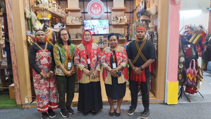 Dekranasda Papua Barat Pamerkan Kerajinan Lokal di Kriyanusa