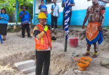 Gubernur Papua Barat Letakkan Batu Pertama Hotel Amazing Grace Gubernur Papua Barat Letakkan Batu Pertama Hotel Amazing Grace