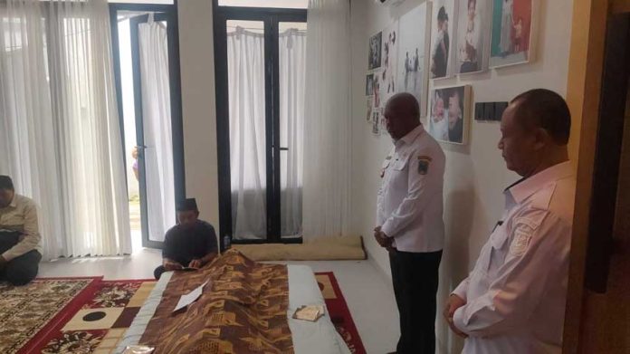 Gubernur Papua Barat Layat Edi Budoyo