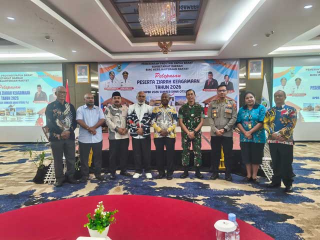 Gubernur-Papua-Barat-ziarah-keagamaan Gubernur Papua Barat Lepas 270 Peserta Ziarah Keagamaan