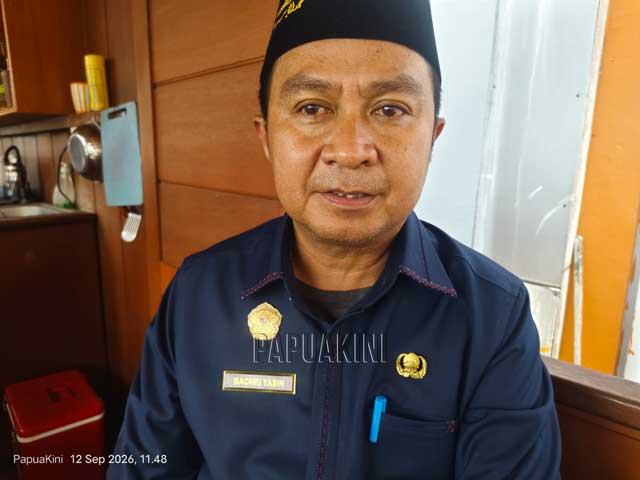 Kepala-Bapenda-Papua-Barat Papua Barat Jajaki Larangan Kendaraan Bermotor Luatr Daerah Isi BBM Subsidi