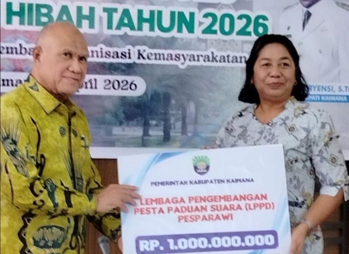 Bupati Kaimana bansos Gelontorkan 15,2 M Dana Hibah, Bupati Kaimana Beri Warning Tegas ke Penerima