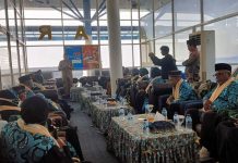 Bupati Kaimana Lepas 15 Jemaah Umrah Bupati Kaimana Lepas 15 Jemaah Umrah