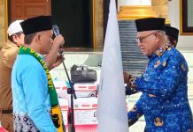 Lepas 16 Jemaah Haji Kaimana ke Tanah Suci, Bupati Titip Doa Khusus untuk Daerah Lepas 16 Jemaah Haji Kaimana ke Tanah Suci, Bupati Titip Doa Khusus untuk Daerah