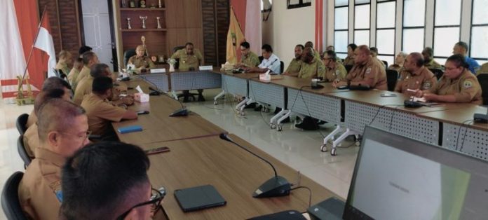 Bupati Kaimana pimpinan OPD Peringatan Tegas Bupati Hasan Achmad ke Pimpinan OPD Kaimana Soal Eksekusi Anggaran 2026