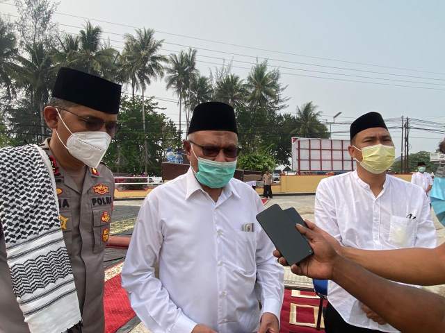 Bupati Kaimana water bombing Pemkab Kaimana Minta Bantuan Provinsi Papua Barat untuk Pemadaman Karhutla