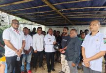 Gubernur Papua Barat Bantu Mahasiswa Yahukimo yang Terusir Dari Akomodasi di Manokwari Gubernur Papua Barat Bantu Mahasiswa Yahukimo yang Terusir Dari Akomodasi di Manokwari
