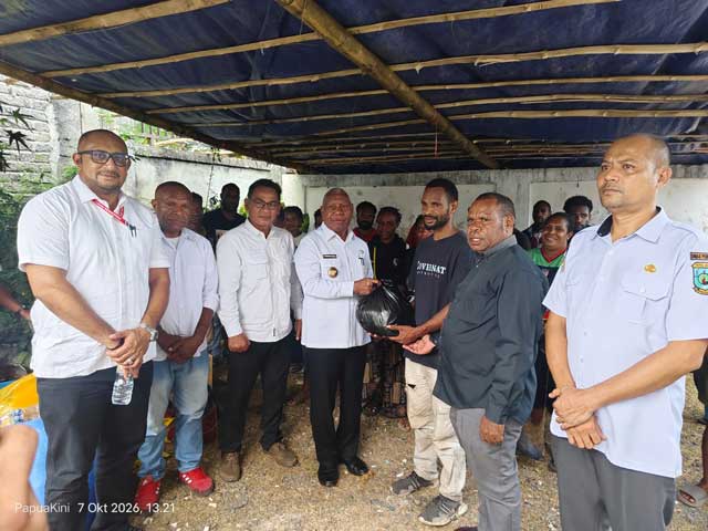 Gubernur-Papua-Barat-bantu-mahasiswa-Yahukimo Gubernur Papua Barat Bantu Mahasiswa Yahukimo yang Terusir Dari Akomodasi di Manokwari