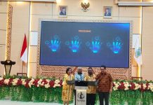Gubernur Papua Barat Luncurkan Portal dan Dashboard Eksekutif PAPEDA Gubernur Papua Barat Luncurkan Portal dan Dashboard Eksekutif PAPEDA