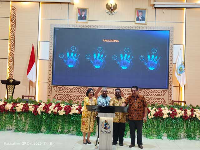 Gubernur-Papua-Barat-peluncuran-Papeda- Gubernur Papua Barat Luncurkan Portal dan Dashboard Eksekutif PAPEDA