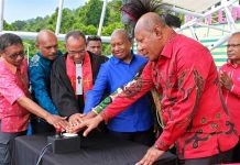 Dari Aitumieri, Dominggus Mandacan Serukan Pemerataan Pendidikan Dari Aitumieri, Dominggus Mandacan Serukan Pemerataan Pendidikan