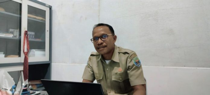 Kepala Dinas PMPTSP-TK Kabupaten Kaimana La Bania Bantu Pencari Kerja dan OAP, Dinas PMPTSP-TK Kaimana Dorong Aplikasi Siap Kerja di APBD-P 2026