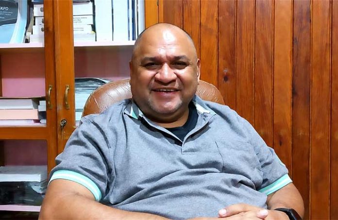 Kepala-Dinas-Pendidikan-Pemuda-dan-Olahraga-Kaimana-Ray-Ratu-D-Come-OK Kabut Asap Masih Tebal, Disdikpora Kaimana Perpanjang Pembelajaran Jarak Jauh Semua Jenjang