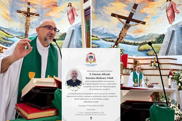 Priest-Celebrating-Mass-Before-a-Sacred-Mural Pastor di Ekuador Meninggal Tertimpa Salib