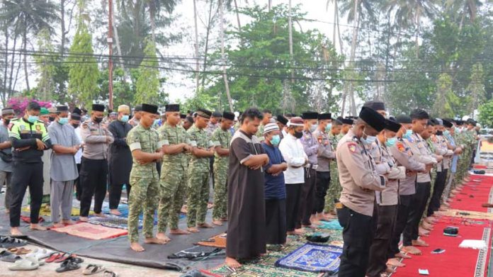 Salat-Istiqsa-Kaimana Masyarakat Kaimana Gelar Salat Istisqa