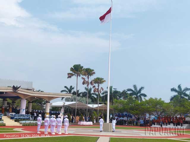Upacara-HUT-27-Provinsi-Papua-Barat Upacara peringatan HUT ke-27 Provinsi Papua Barat di halaman kantor gubernur Papua Barat di Manokwari, 12 Oktober 2026.