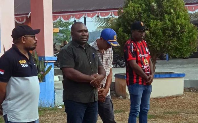 Wakil-Bupati-Kaimana-Isak-Waryensi Kebun Wabup Kaimana Ikut Terbakar, Gunung Emansiri Terancam