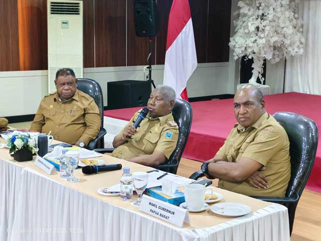 rapat-gubernur-kpk-2 Tindaklanjuti Arahan KPK, Pemprov Papua Barat Bikin 35 Action Plan Plus BLK